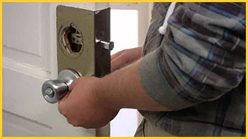 Exclusive Locksmith Service Rego Park, NY 718-673-6785 - 13-lock-replace