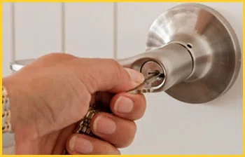 Exclusive Locksmith Service Rego Park, NY 718-673-6785 - 16-emergency-unlock