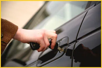 Exclusive Locksmith Service Rego Park, NY 718-673-6785 - 18-car-unlock